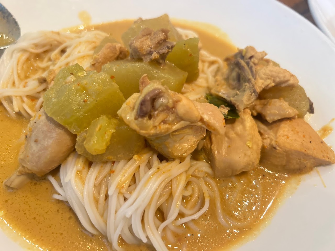 Kanom jeen curry noodles at Caysorn Thai